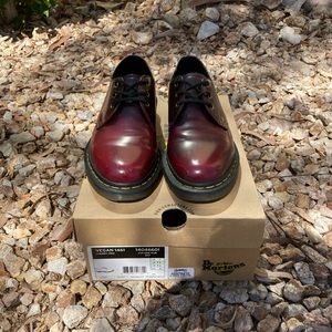 Dr. Martens vegan cherry red 1461